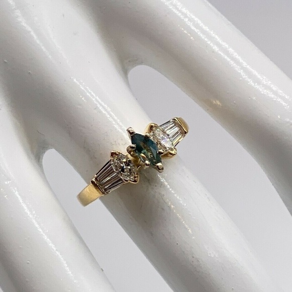 YELLOW GOLD MARQUISE ALEXANDRITE DIAMOND RING - Picture 2 of 5
